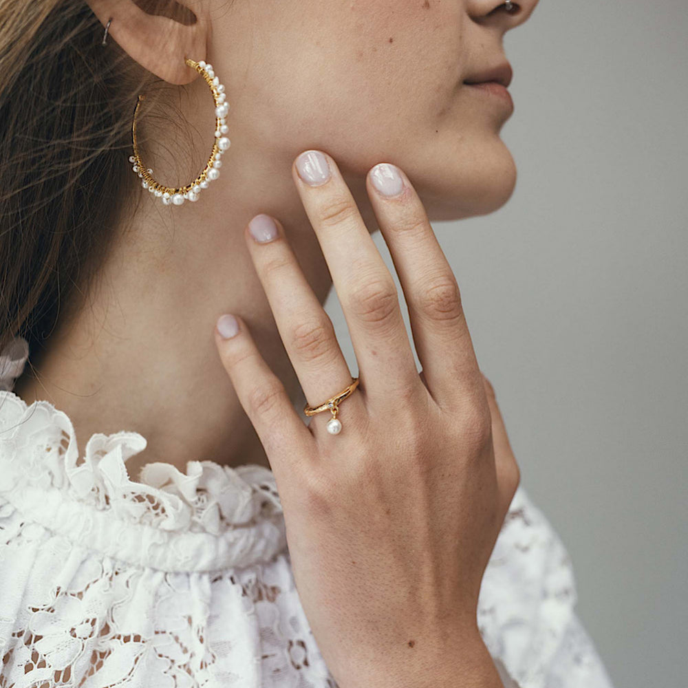 Isla Pearl Statement Hoop - Gold vermeil