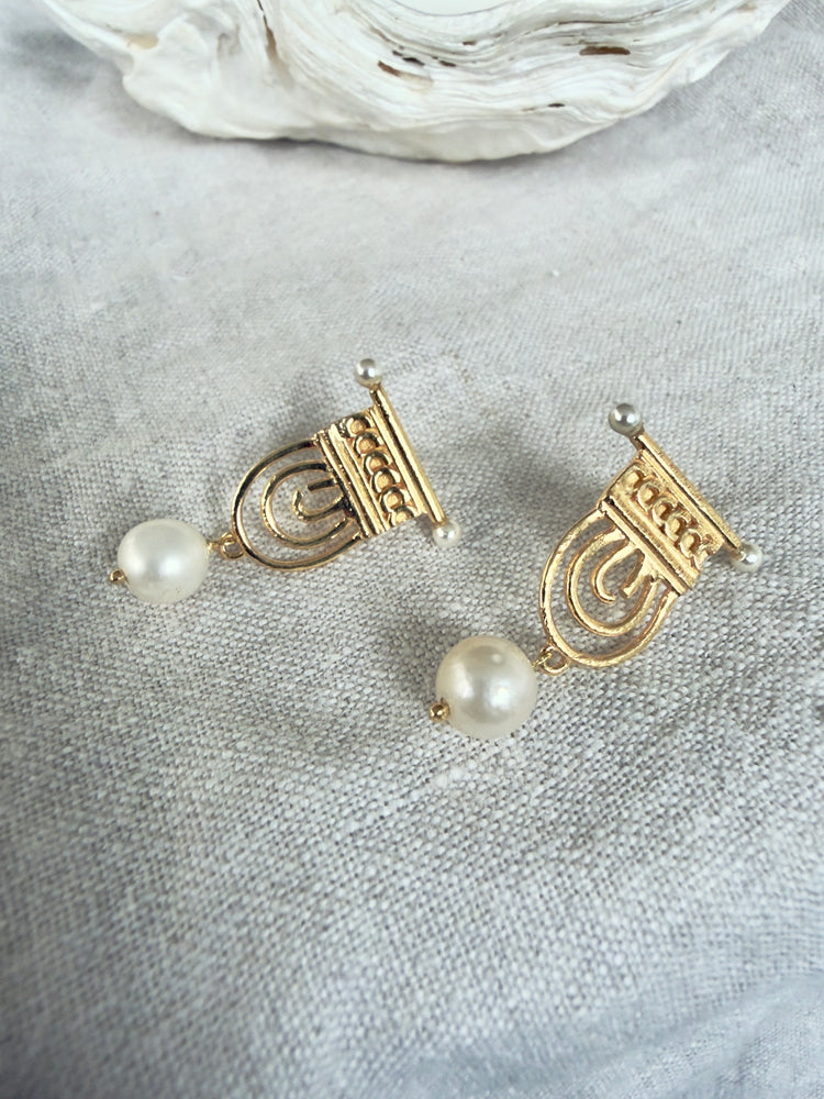 Athena Pearl Earrings