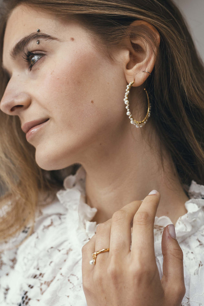 Isla Pearl Statement Hoop - Gold vermeil