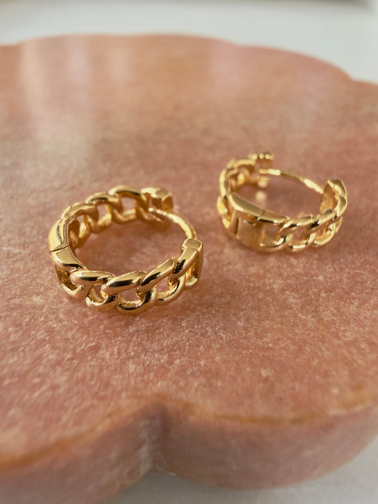 Chunky Chain Huggie Hoops