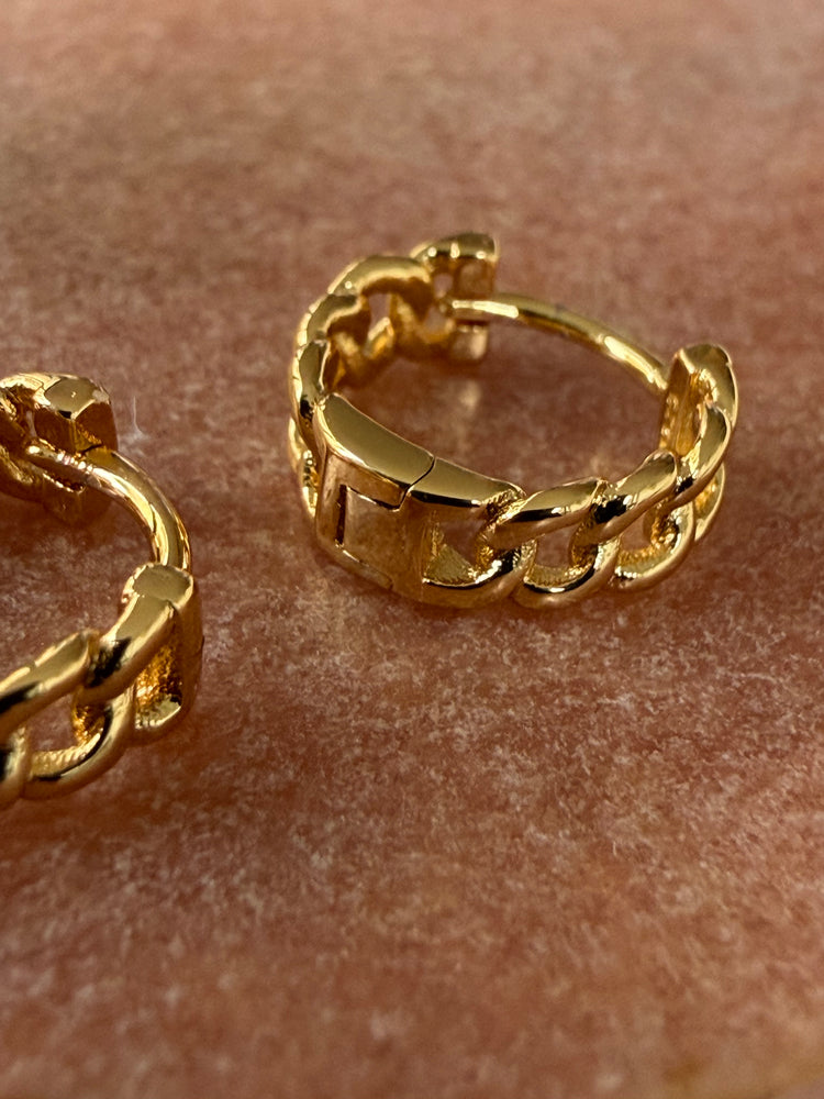 Chunky Chain Huggie Hoops