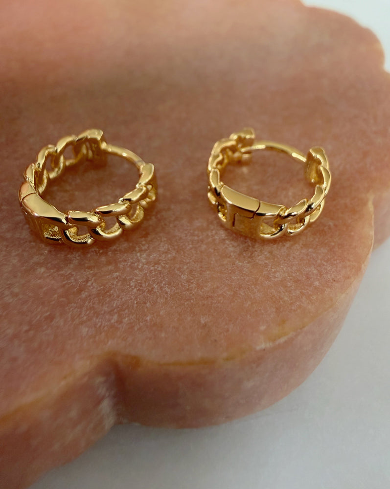 Chunky Chain Huggie Hoops