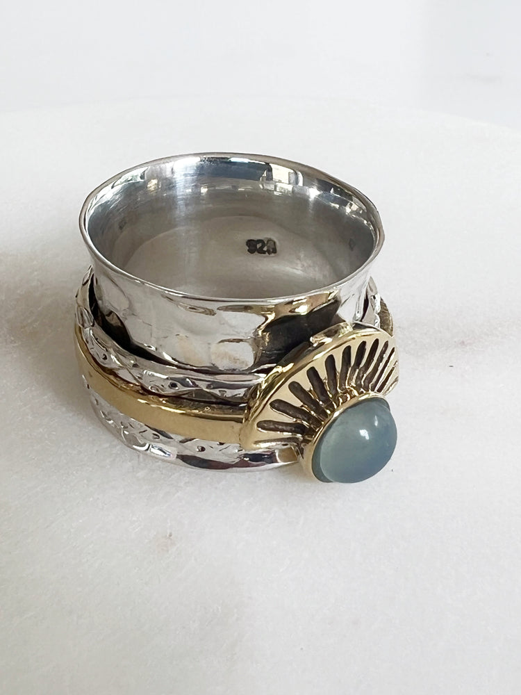 Starburst Radiance Spinner Ring - Chalcedony