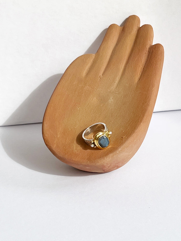 Sterling Silver Labradorite and Pearl Ring